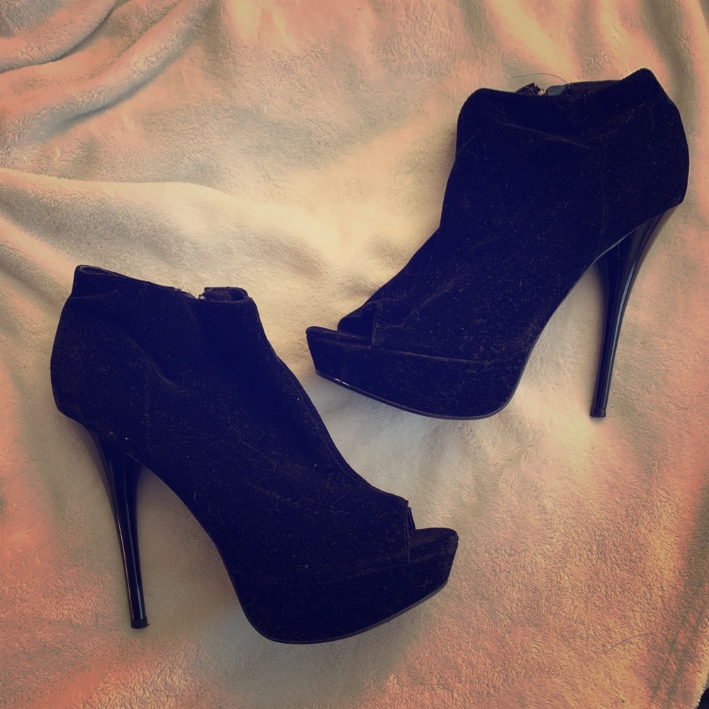 Qupid Black Open Toe Stiletto Bootie